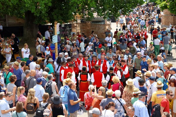 Eidg. Jodlerfest 2023 Zug: Bunter Festumzug durch Zug