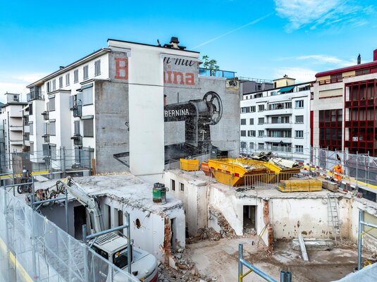 Berninagemaelde an Hausfassade, Alpenstrasse